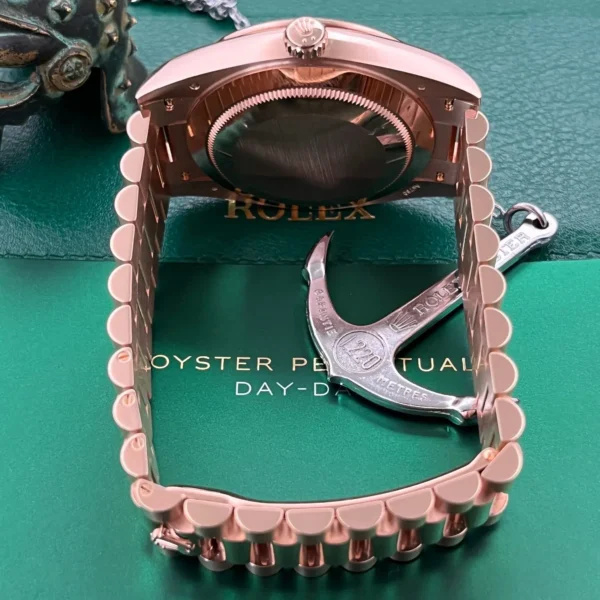 mmexport1773661208770 Rolex Day-Date 40mm 18K Everose Gold Round Diamond Bezel President Bracelet Automatic Watch