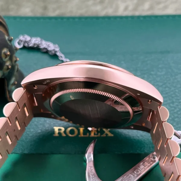 mmexport1773661213904 Rolex Day-Date 40mm 18K Everose Gold Round Diamond Bezel President Bracelet Automatic Watch